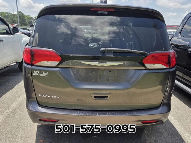 Used 2017 Gray Chrysler Touring image 6