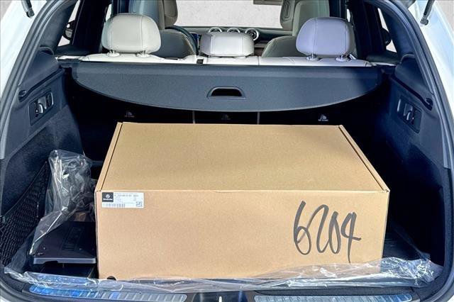New 2026 Polar White Mercedes-Benz GLC 300 image 54