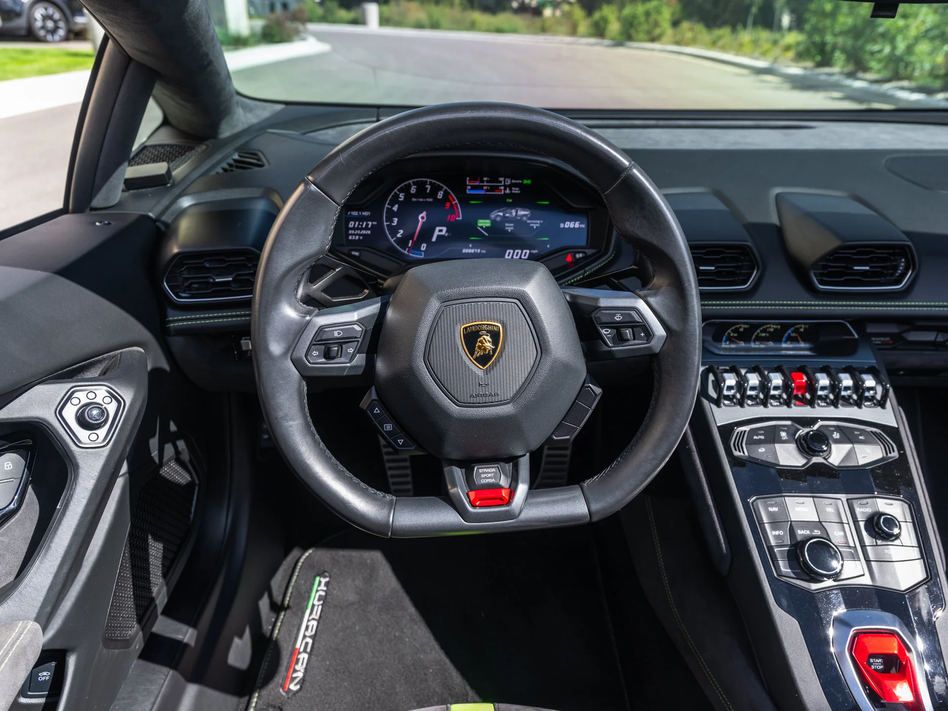 Used 2016  Lamborghini LP610-4S image 22
