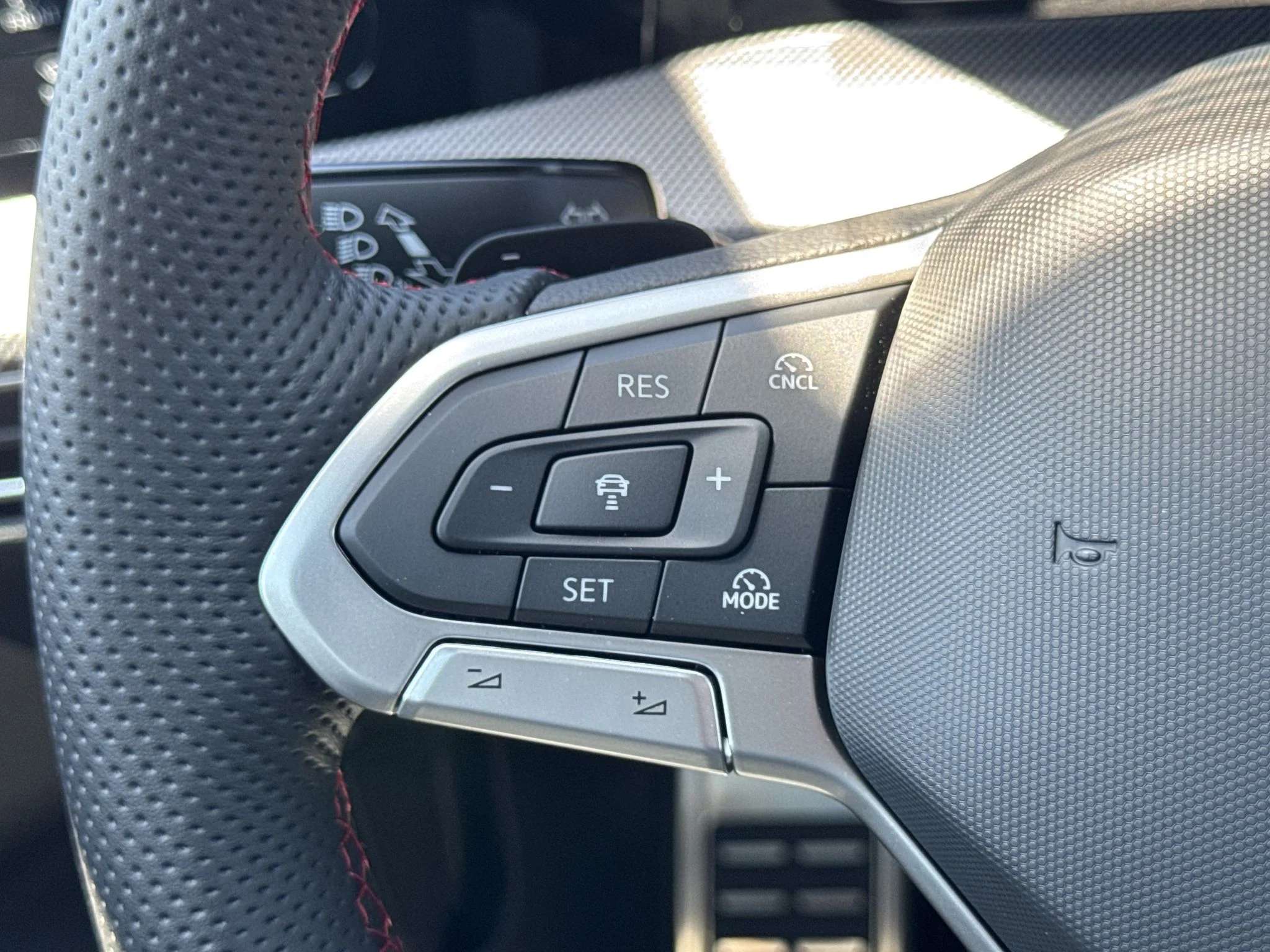 New 2026 Moonstone Gray Volkswagen SE image 18