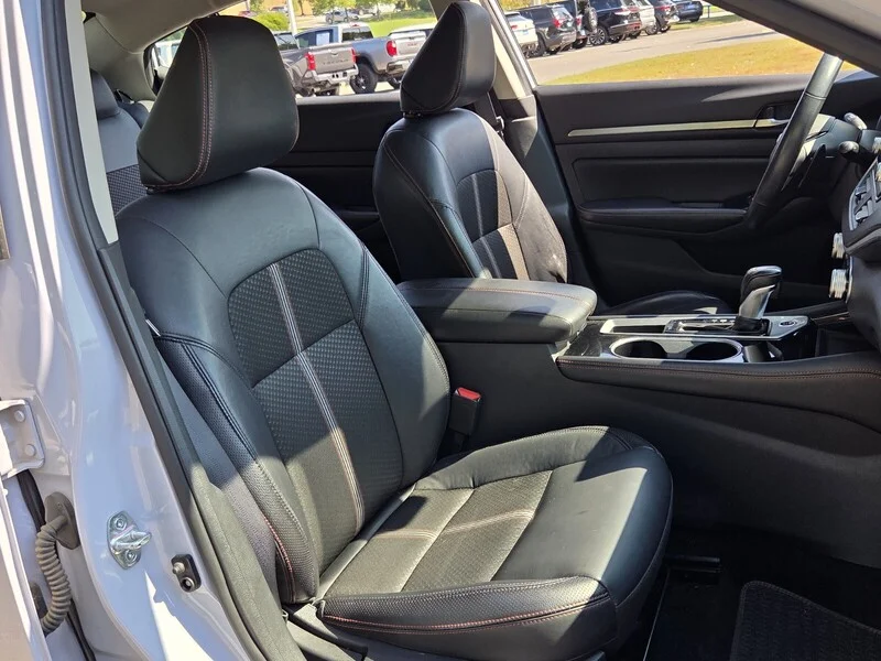 Used 2024 Pearl NISSAN 2.5 SR image 17