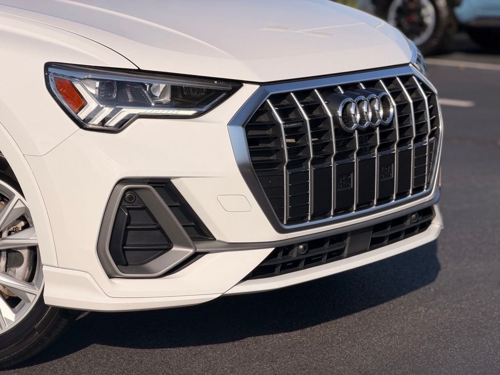 Used 2025  Audi Premium image 6