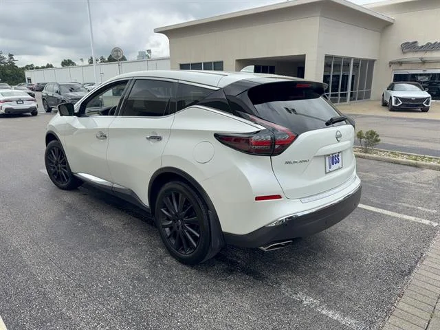 Used 2024 Pearl White TriCoat Nissan SL image 6