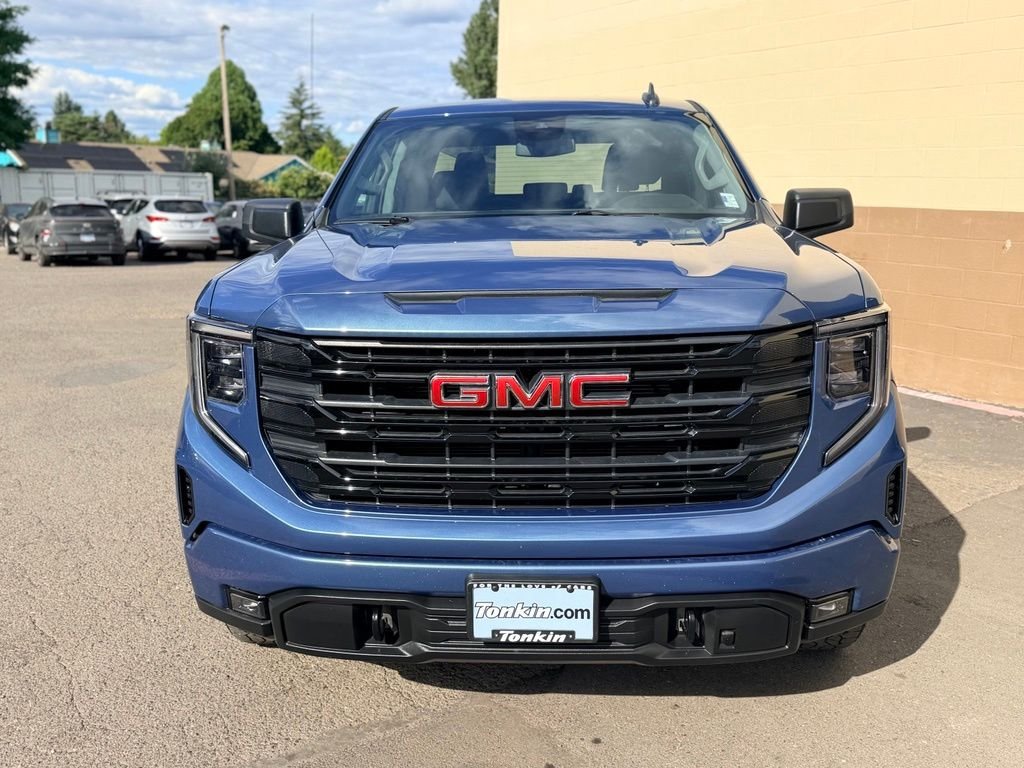 Used 2024 Downpour Metallic GMC Elevation image 12