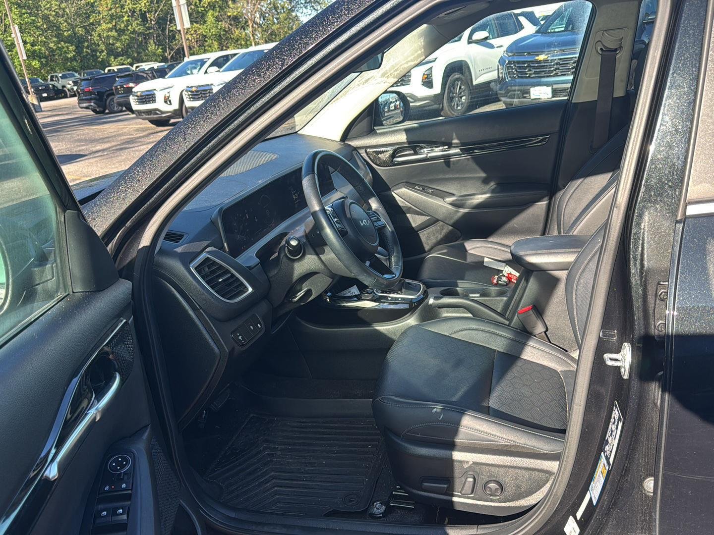 Used 2024 Fusion Black Kia EX image 12