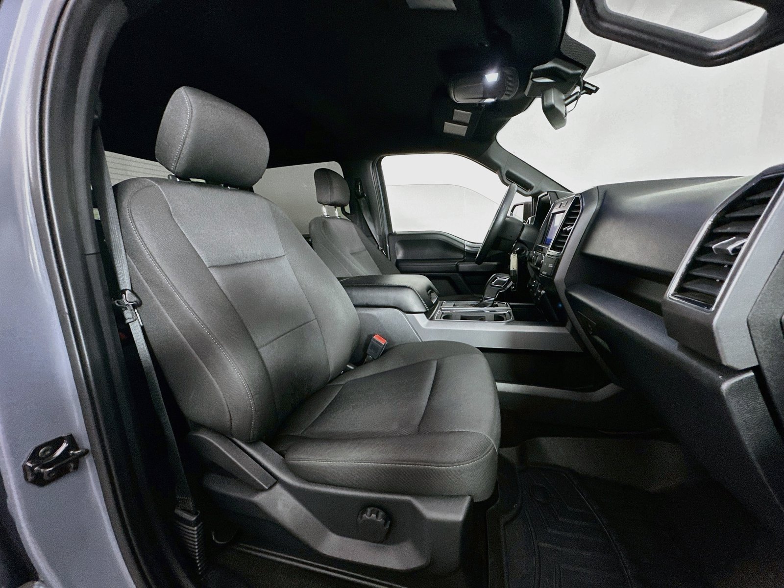 Used 2020 Gray Metallic Ford XLT image 26