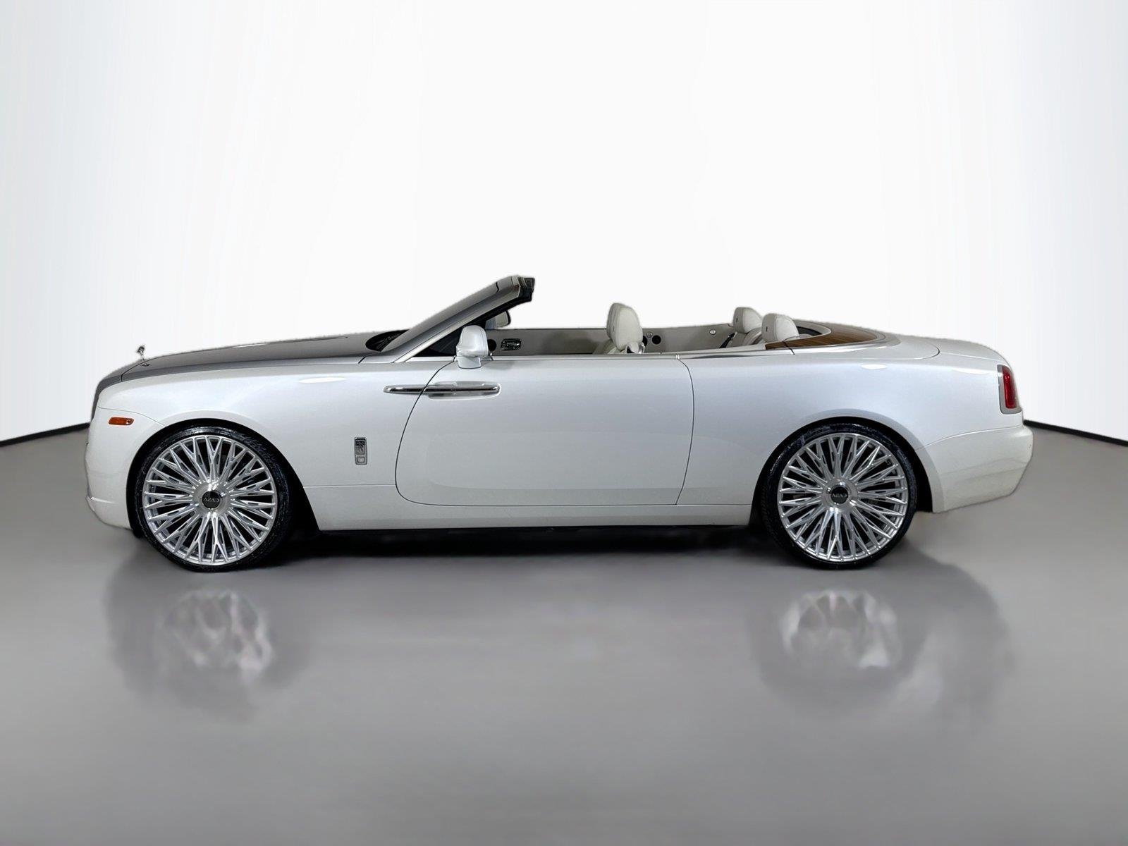 Used 2016 English White Rolls-Royce  image 11