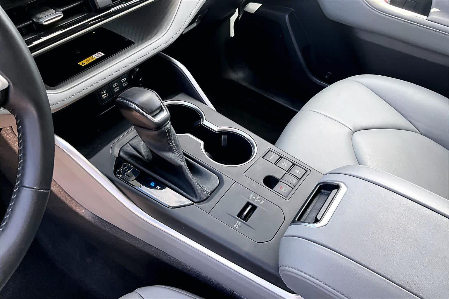 Used 2023 Celestial Silver Metallic Toyota Hybrid XLE image 17