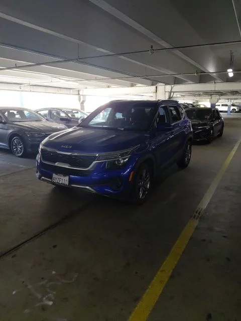 Used 2022 Blue Kia S image 3