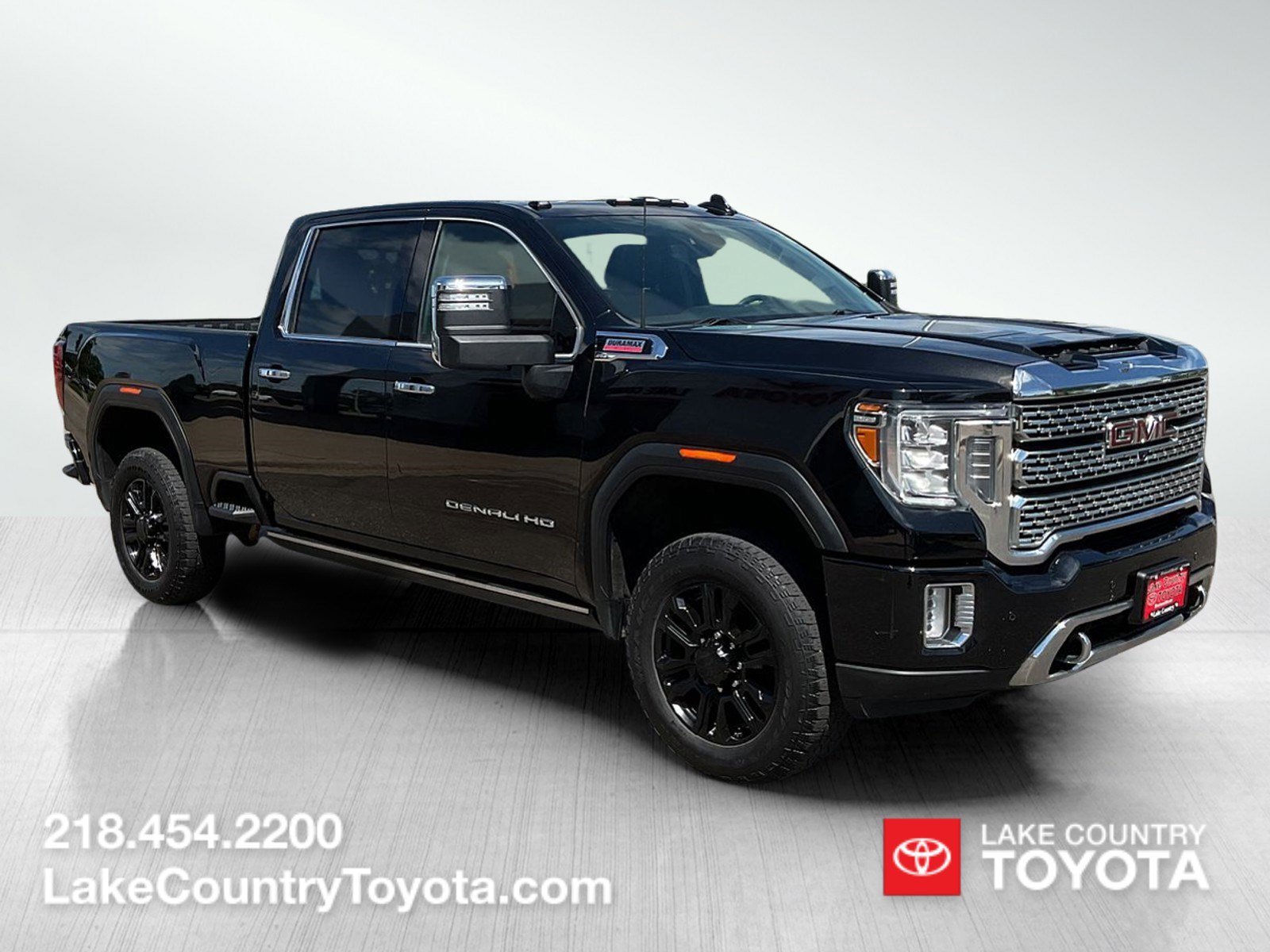 Used 2023  GMC Denali image 7