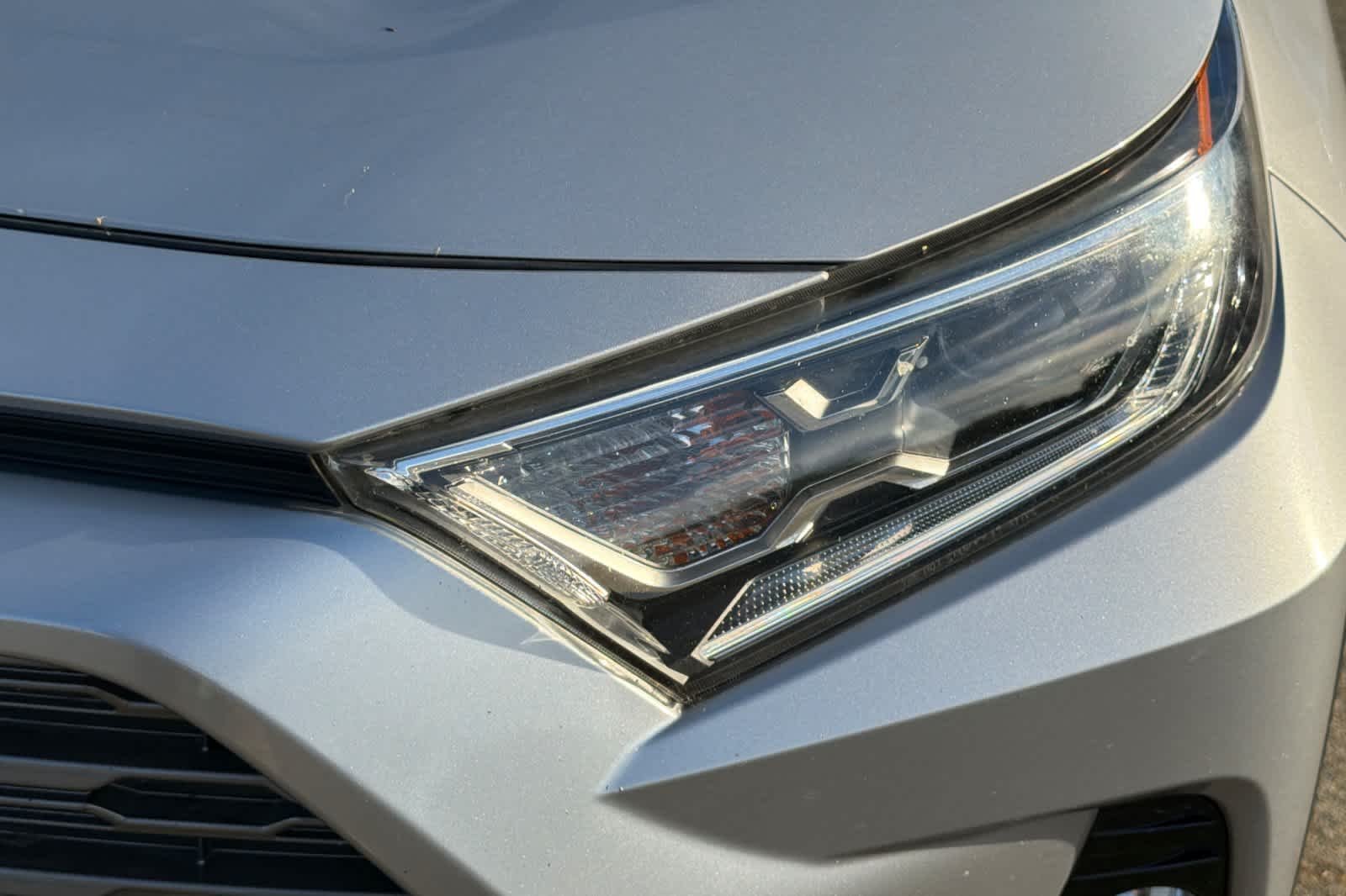 Used 2019 Silver Sky Metallic w/Black Roof Toyota Hybrid XSE image 11