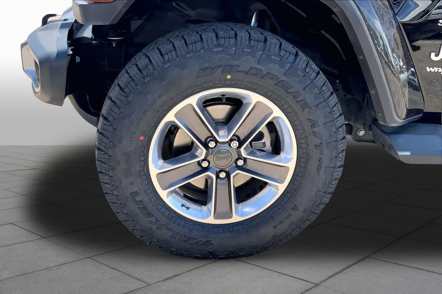 Used 2020 Black Clearcoat Jeep Sahara image 10