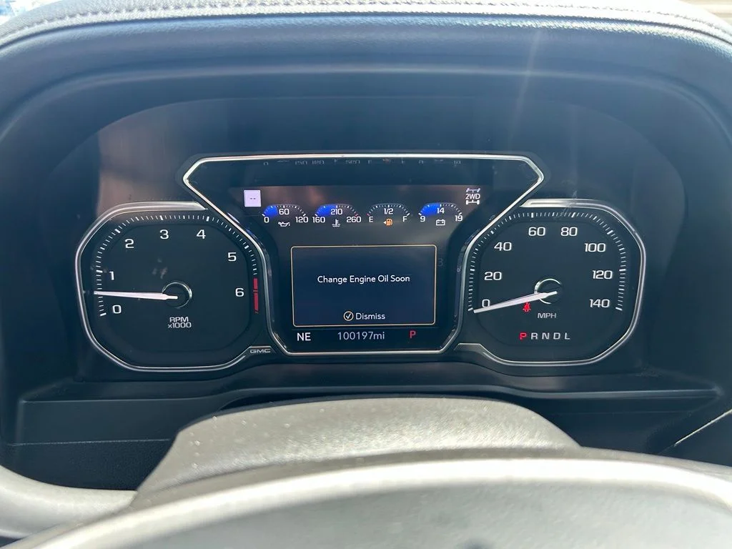 Used 2021 White GMC Denali image 13