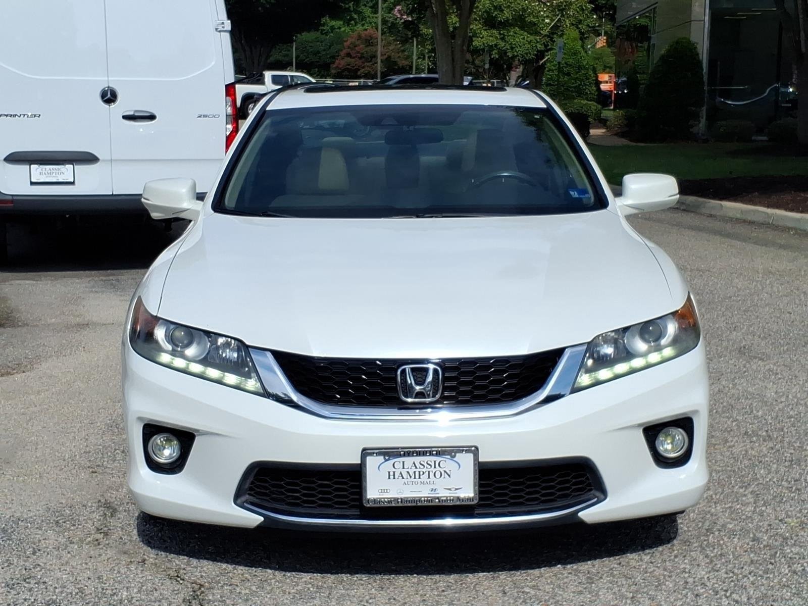 Used 2014 White Orchid Pearl Honda EXLV6 image 2