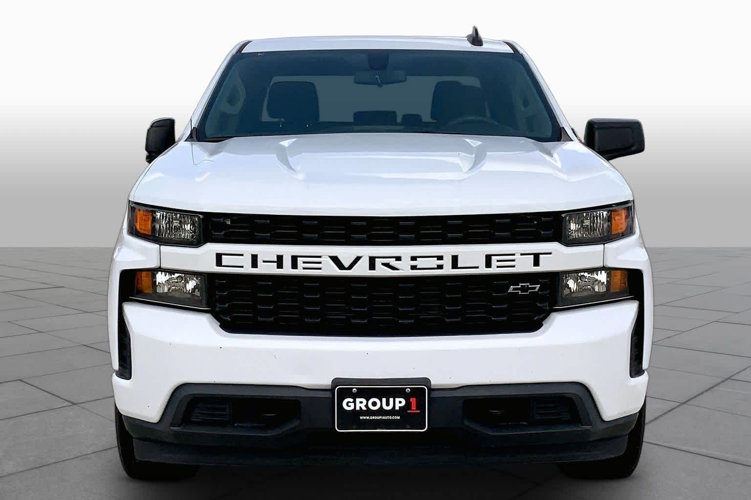 Used 2022 Summit White Chevrolet Custom image 4