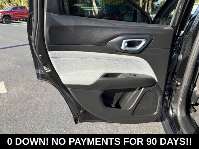 Used 2023 Diamond Black Cry Jeep Sport image 13