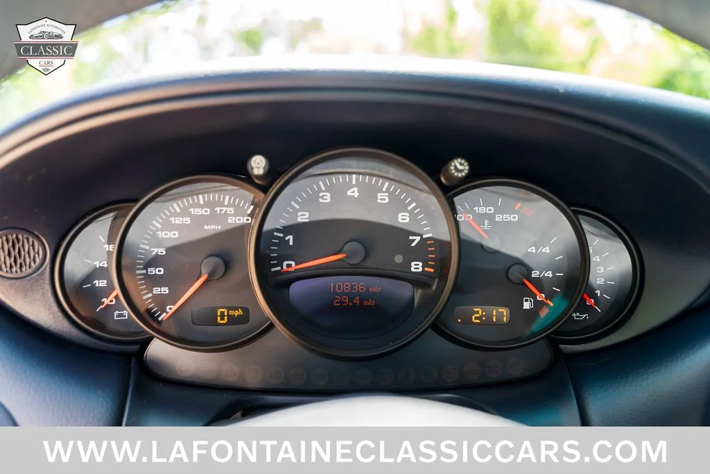 Used 2002 Silver Porsche Carrera image 5