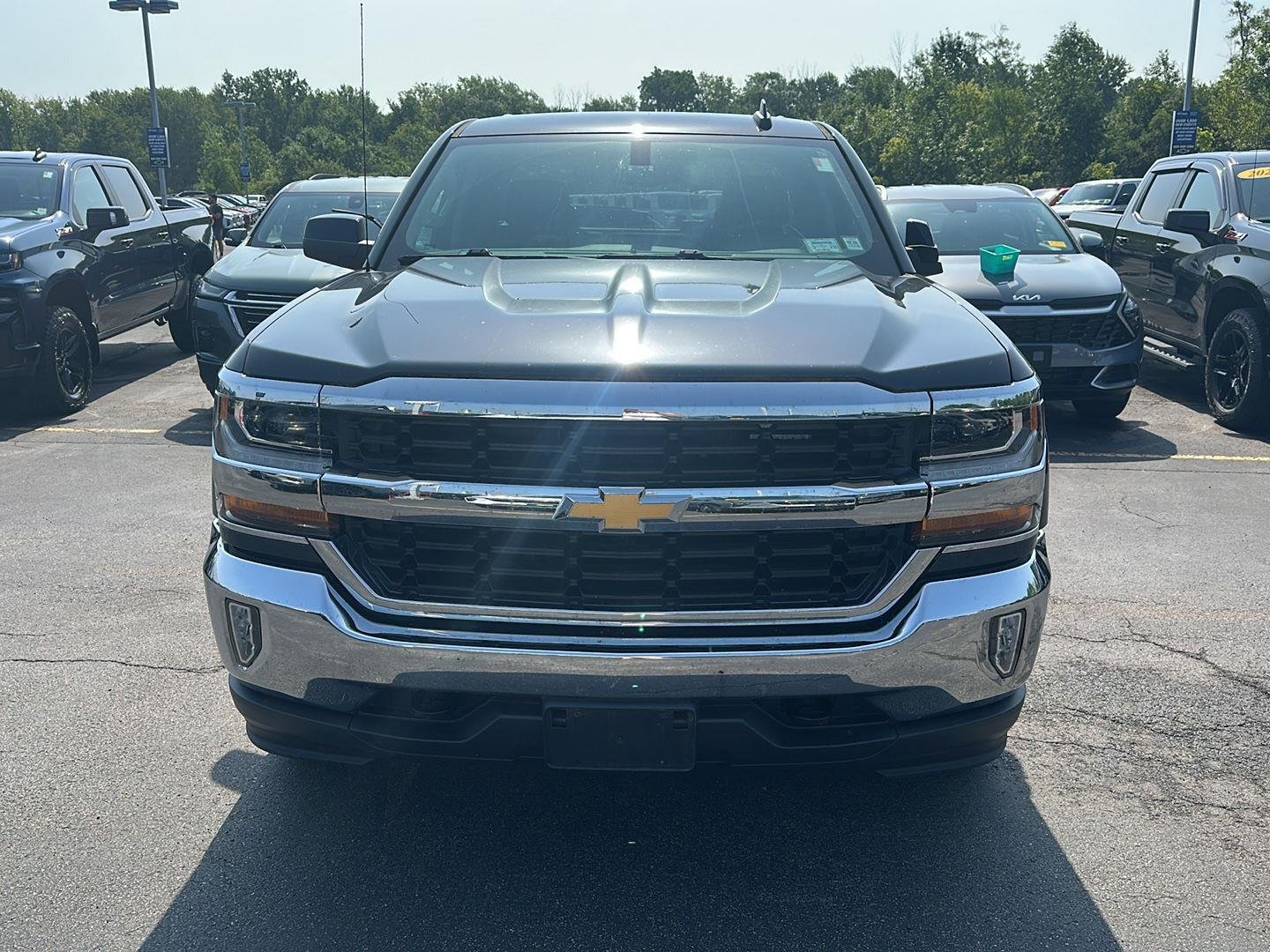 Used 2019 Graphite Metallic Chevrolet LT image 6