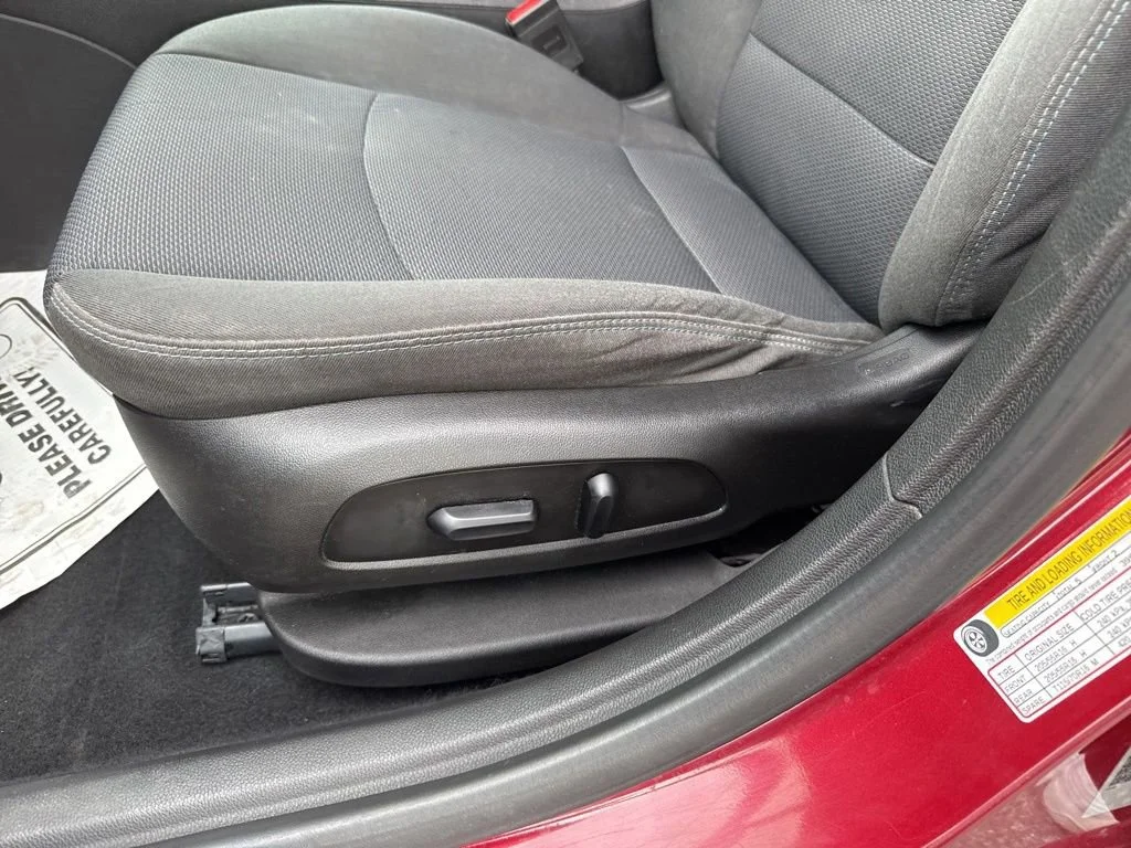 Used 2019 CAJUN RED TINTCOAT Chevrolet LT image 16