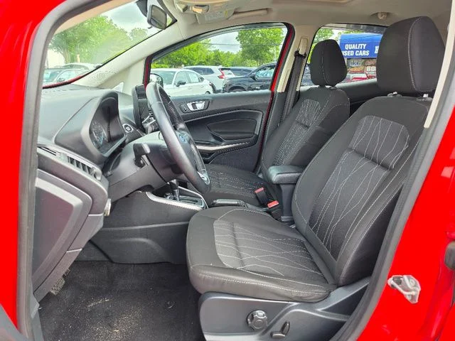 Used 2019 Race Red Ford SE image 21