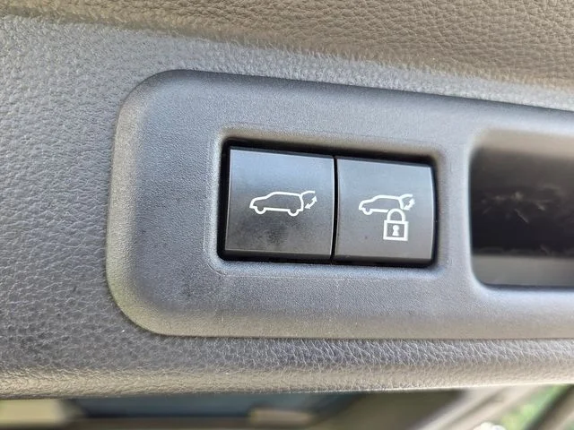 Used 2025 Silver Toyota Platinum image 13