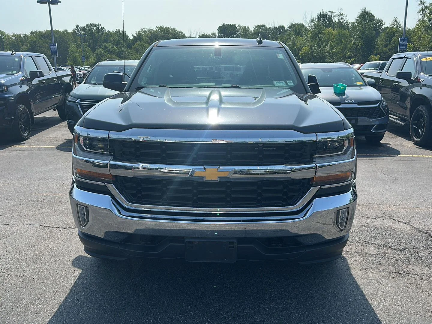 Used 2019 GRAPHITE METALLIC Chevrolet LT image 6