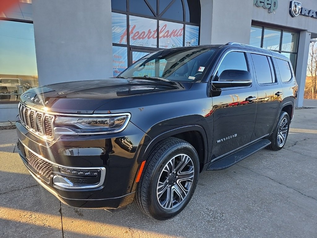 Used 2024 Jeep Wagoneer Series II with VIN 1C4SJVBP4RS171736 for sale in Kansas City