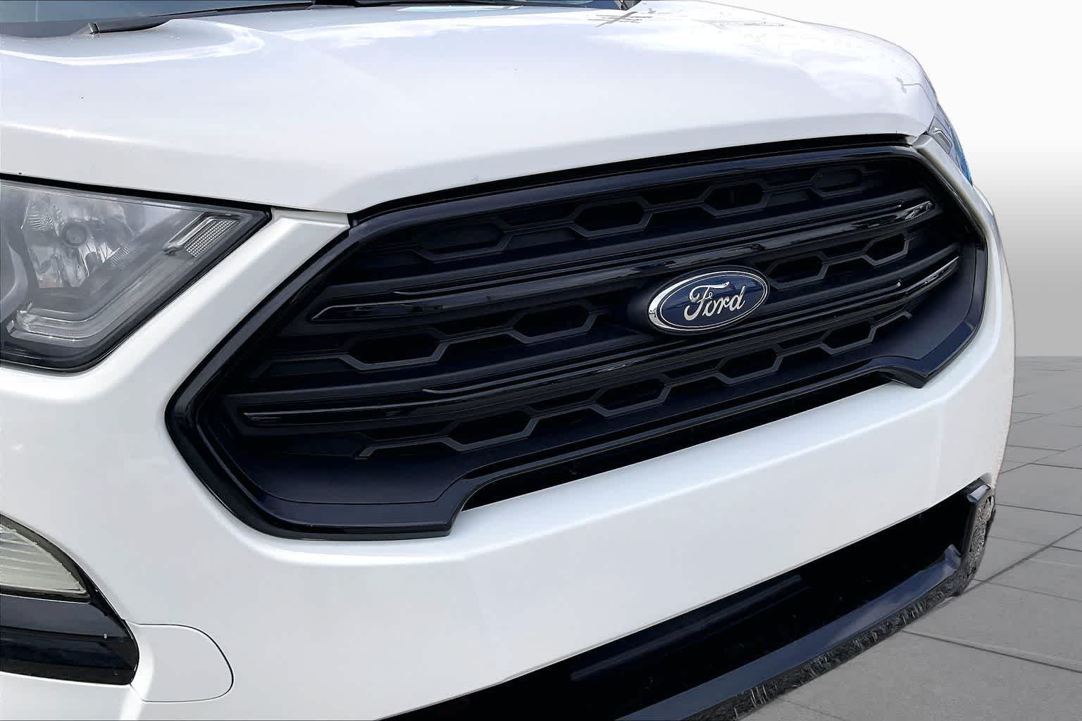 Used 2019 Diamond White Ford SES image 31