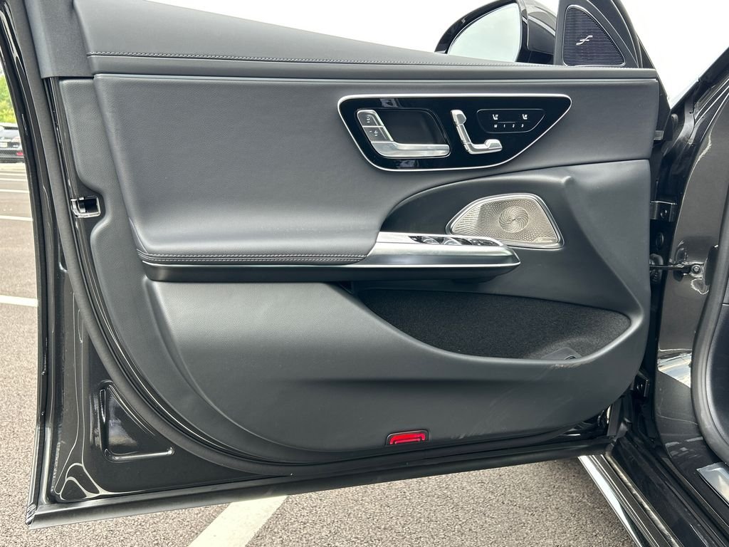 New 2026 Graphite Grey Metallic Mercedes-Benz E 450 image 10