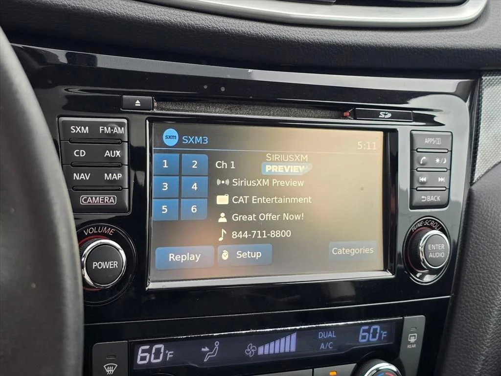Used 2015 White Nissan SL image 21