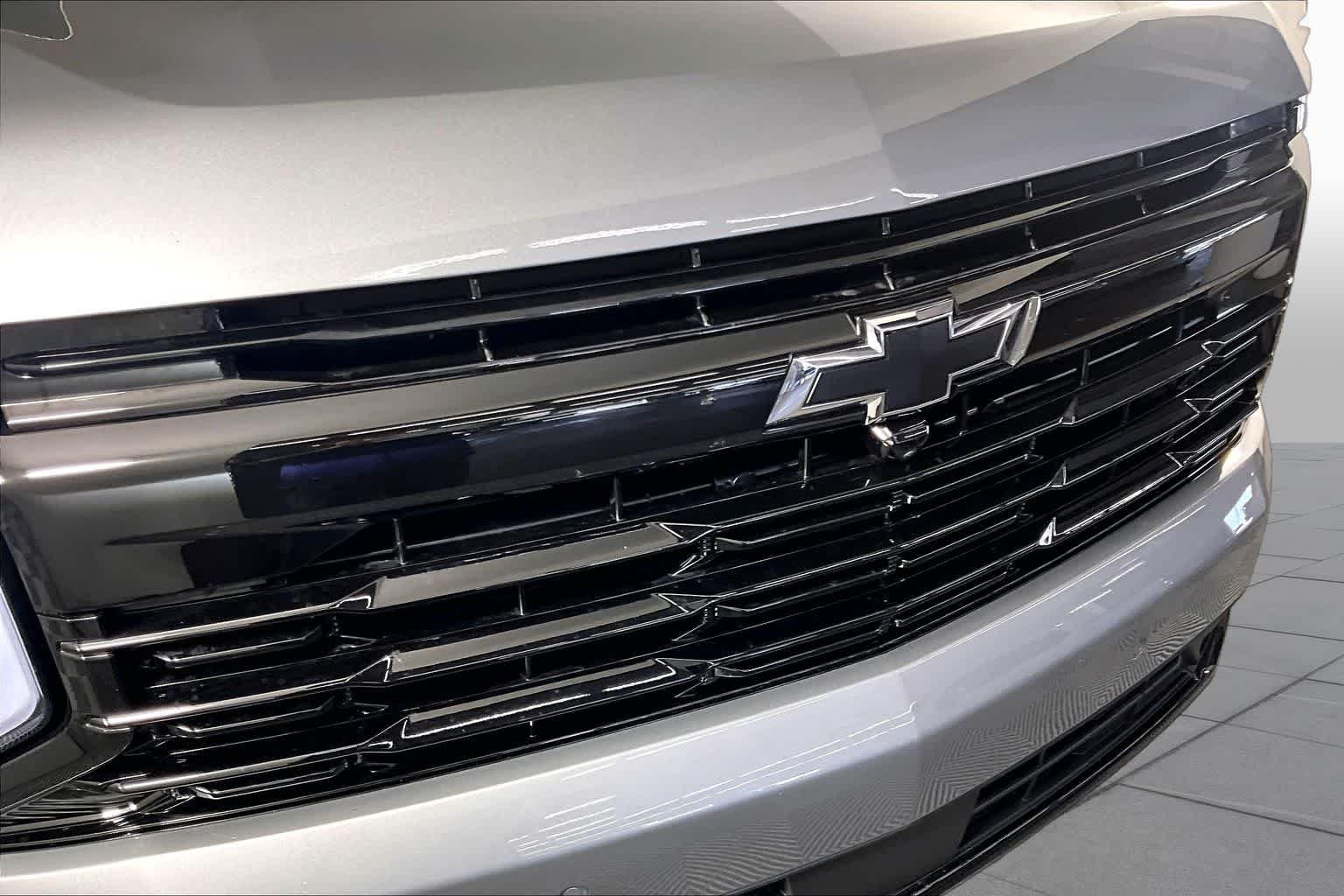 Used 2025 Sterling Gray Metallic Chevrolet RST image 29