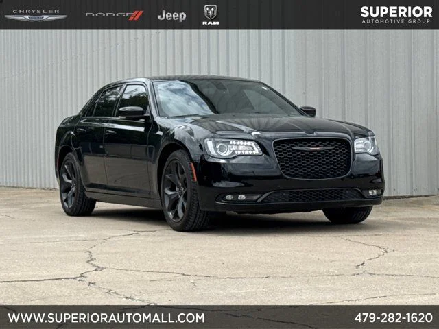 2023 Chrysler 300 S's photo