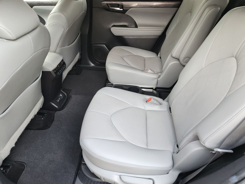 Used 2022 Magnetic Gray Metallic Toyota Platinum image 29