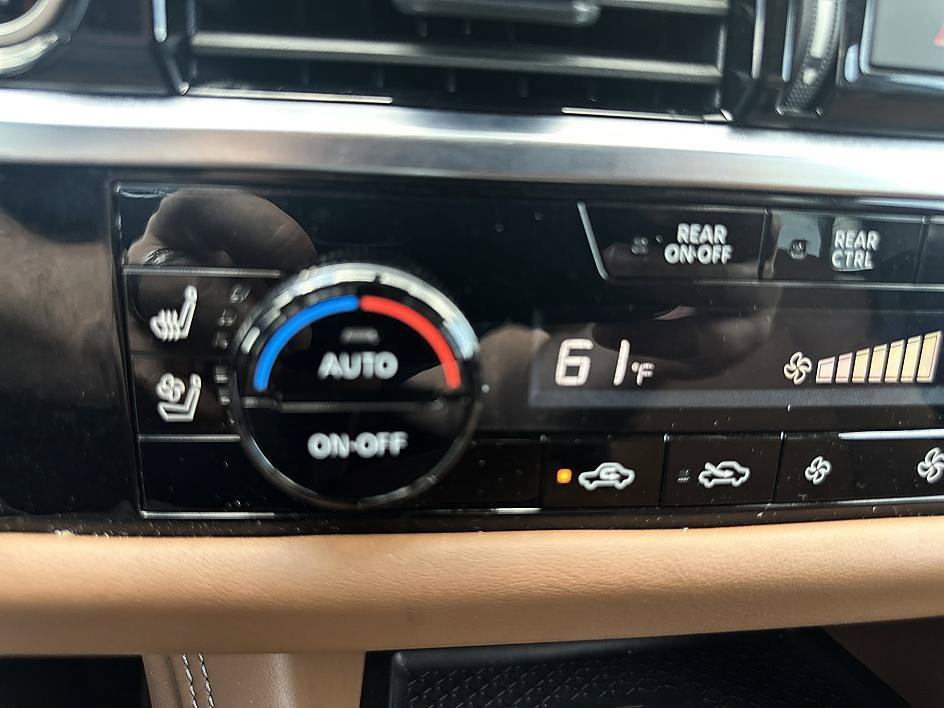 Certified Used 2024 Pearl White Tricoat Nissan Platinum image 31