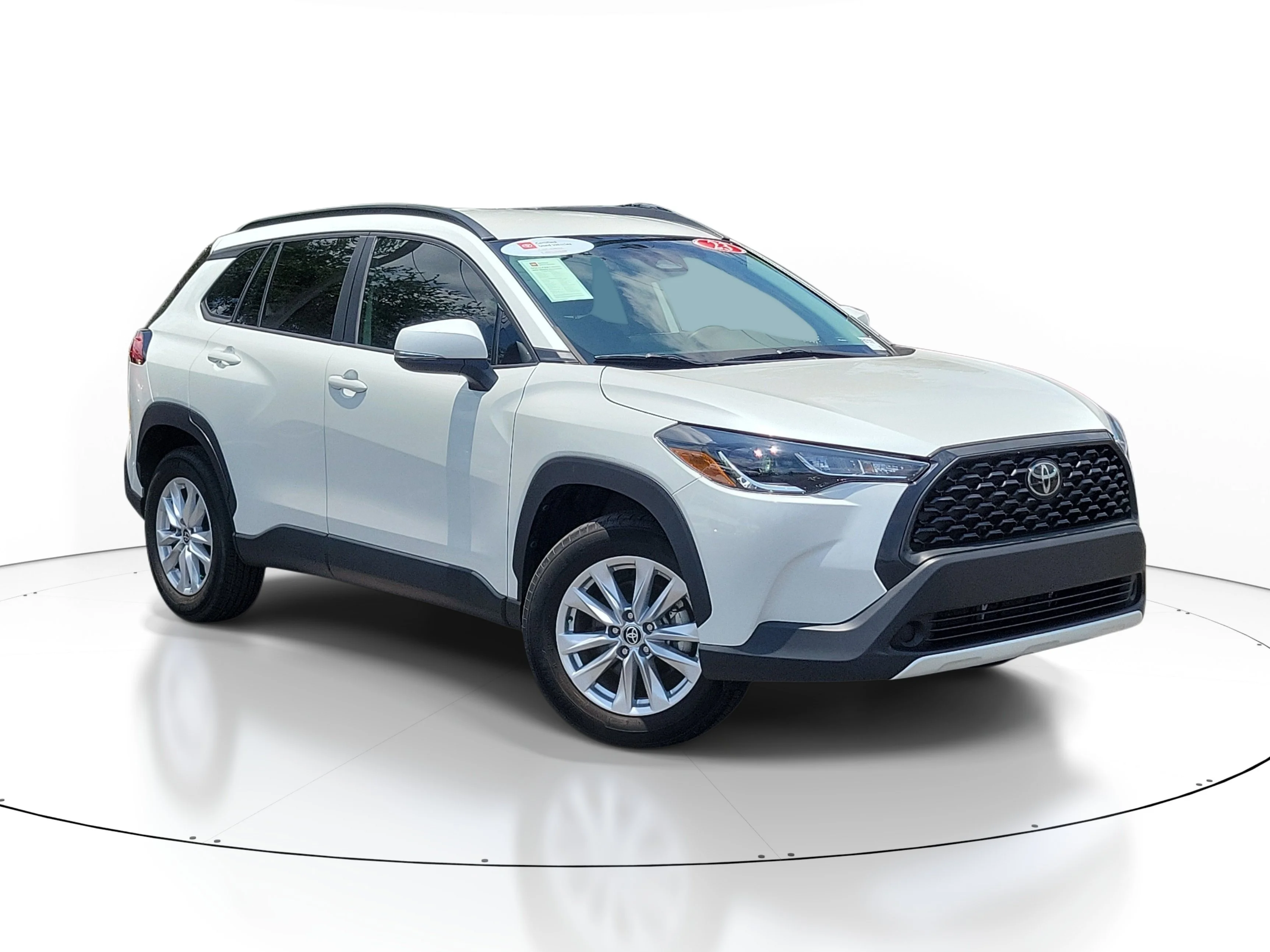 Used 2023 Wind Chill Pearl Toyota LE image 1