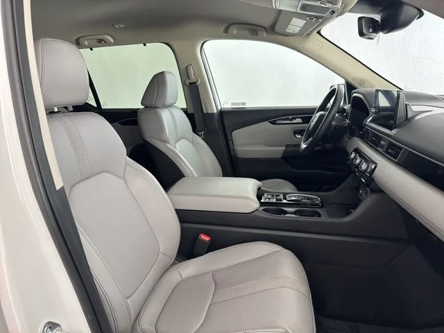 Used 2023 White Honda EX-L image 20