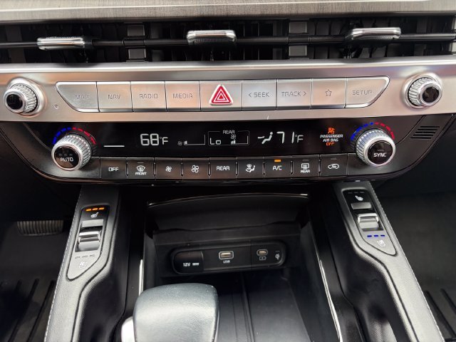 Certified Used 2024 White Pearl Kia EX image 34