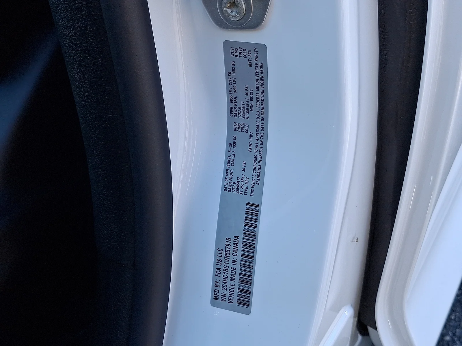 New 2027 Bright White Clear-Coat Exterior Paint Chrysler Select image 20