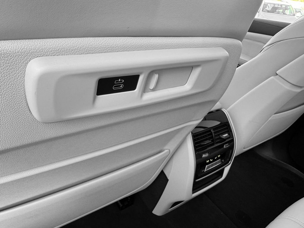 Used 2023 Green BMW M50i image 31