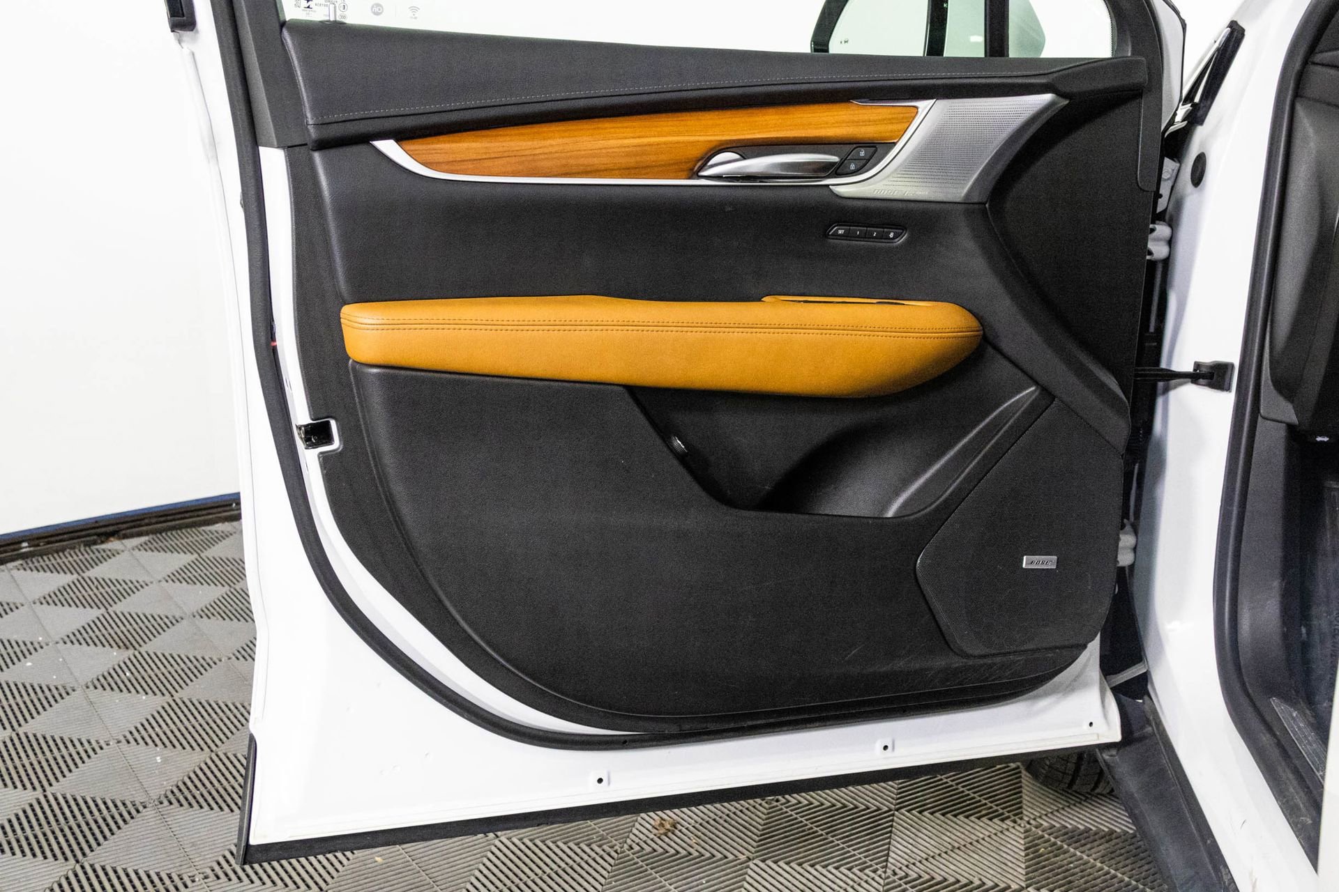 2023 CADILLAC XT5 - Image 34