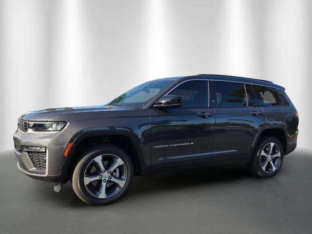 New 2026 Baltic Gray Metallic Clear-Coat Exterior Paint Jeep Limited image 2