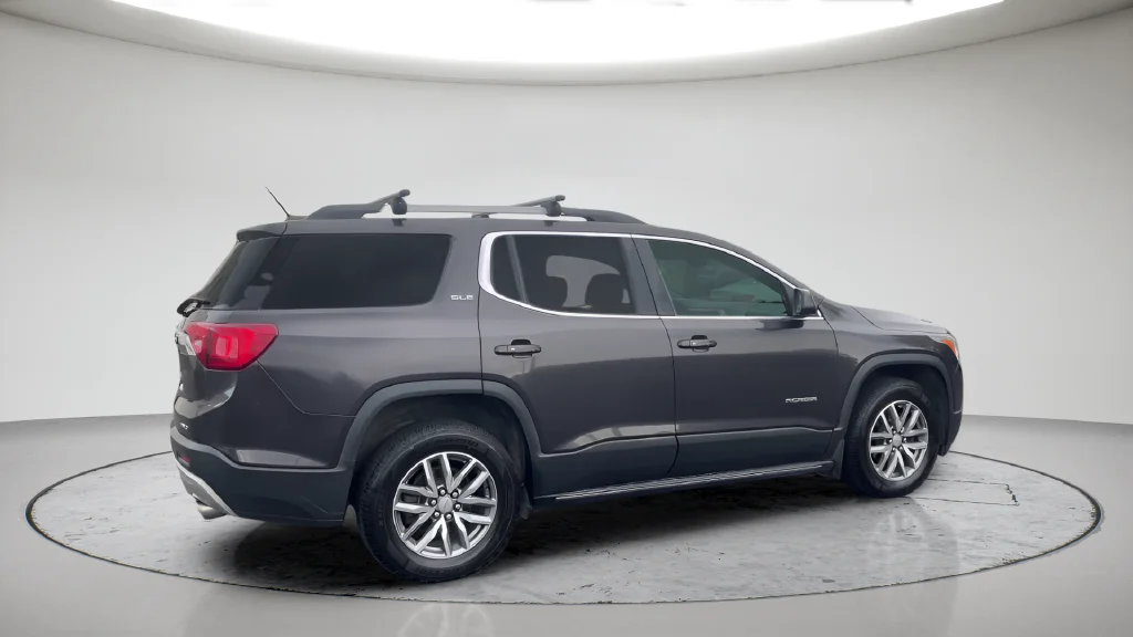 Used 2017 Black GMC SLE-2 image 6
