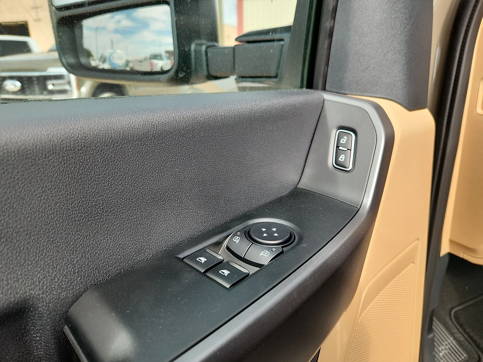 New 2027 Marsh Gray Metallic Ford XLT image 15