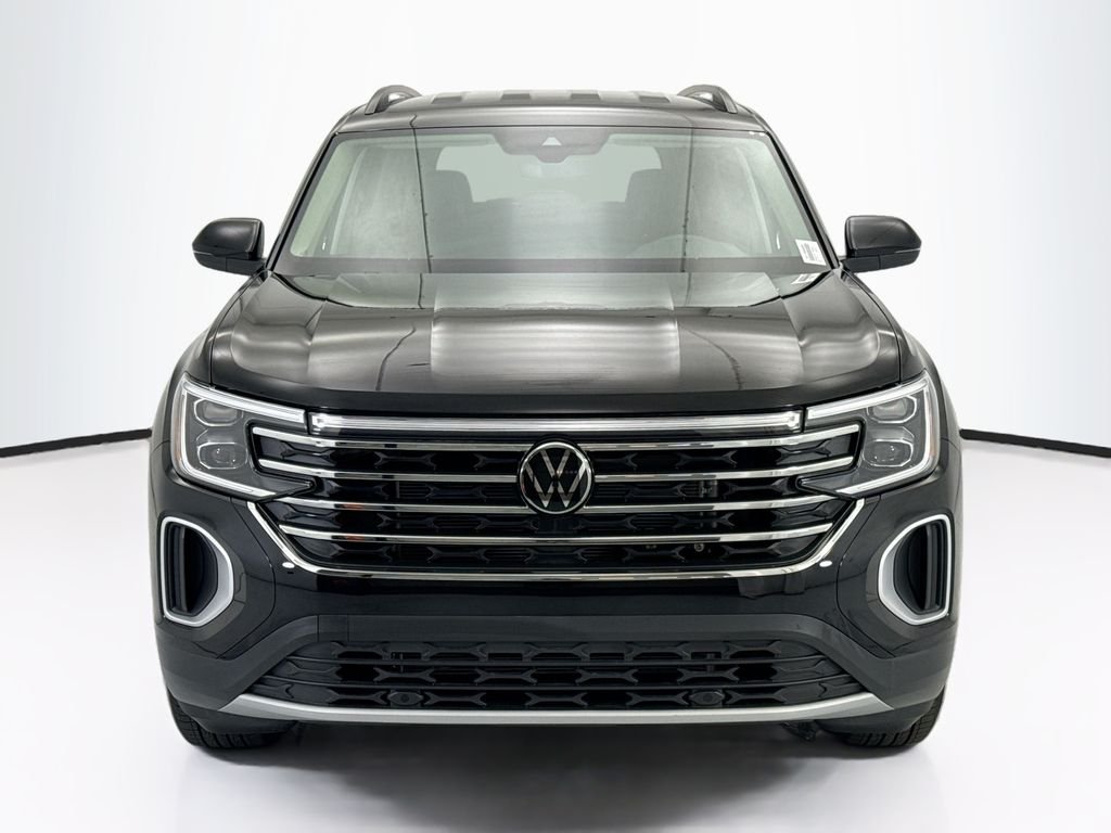 New 2026 Deep Black Pearl Volkswagen 2.0T SE image 2