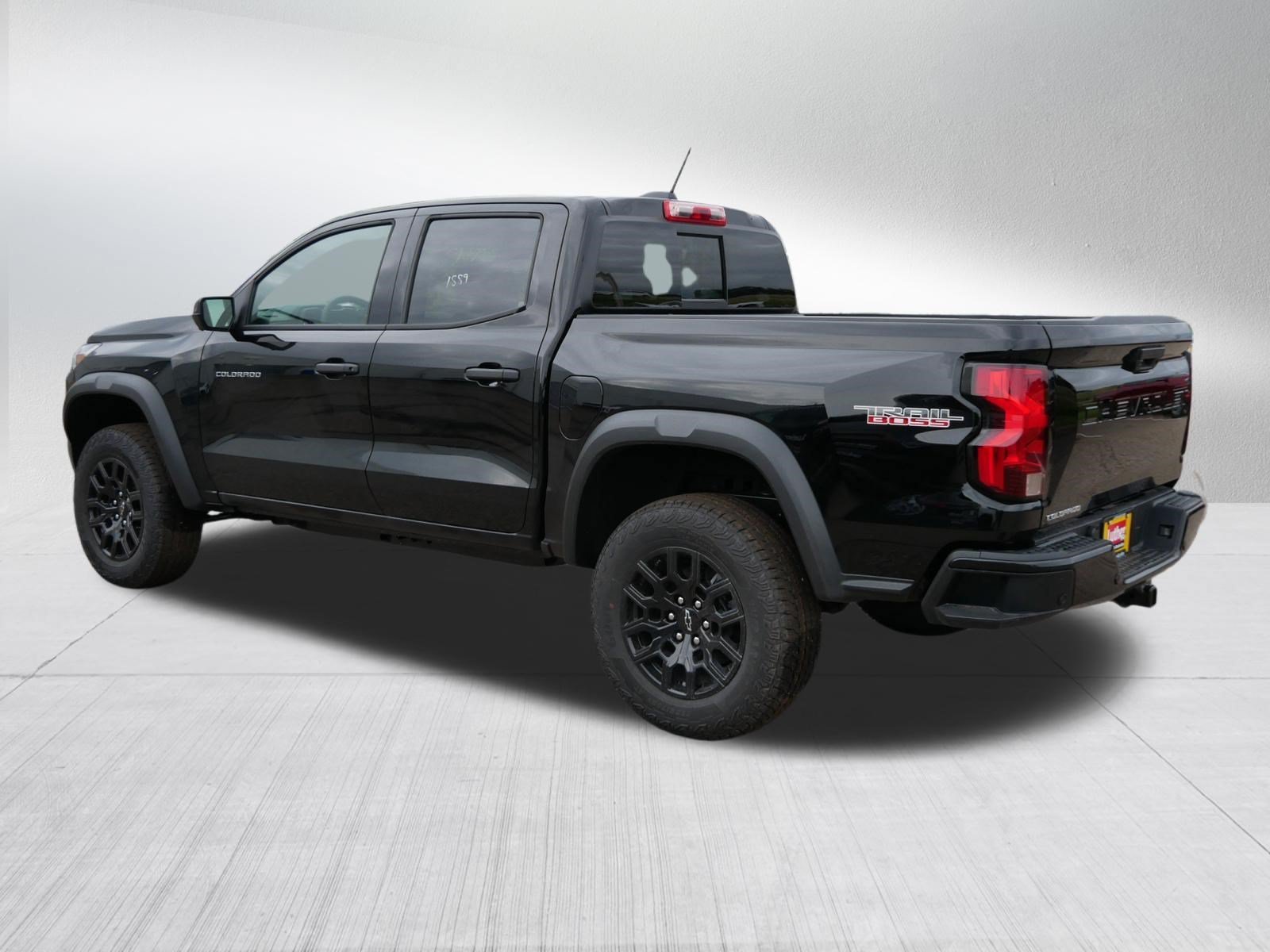 2026 Chevrolet Colorado Trail Boss - Photo 2