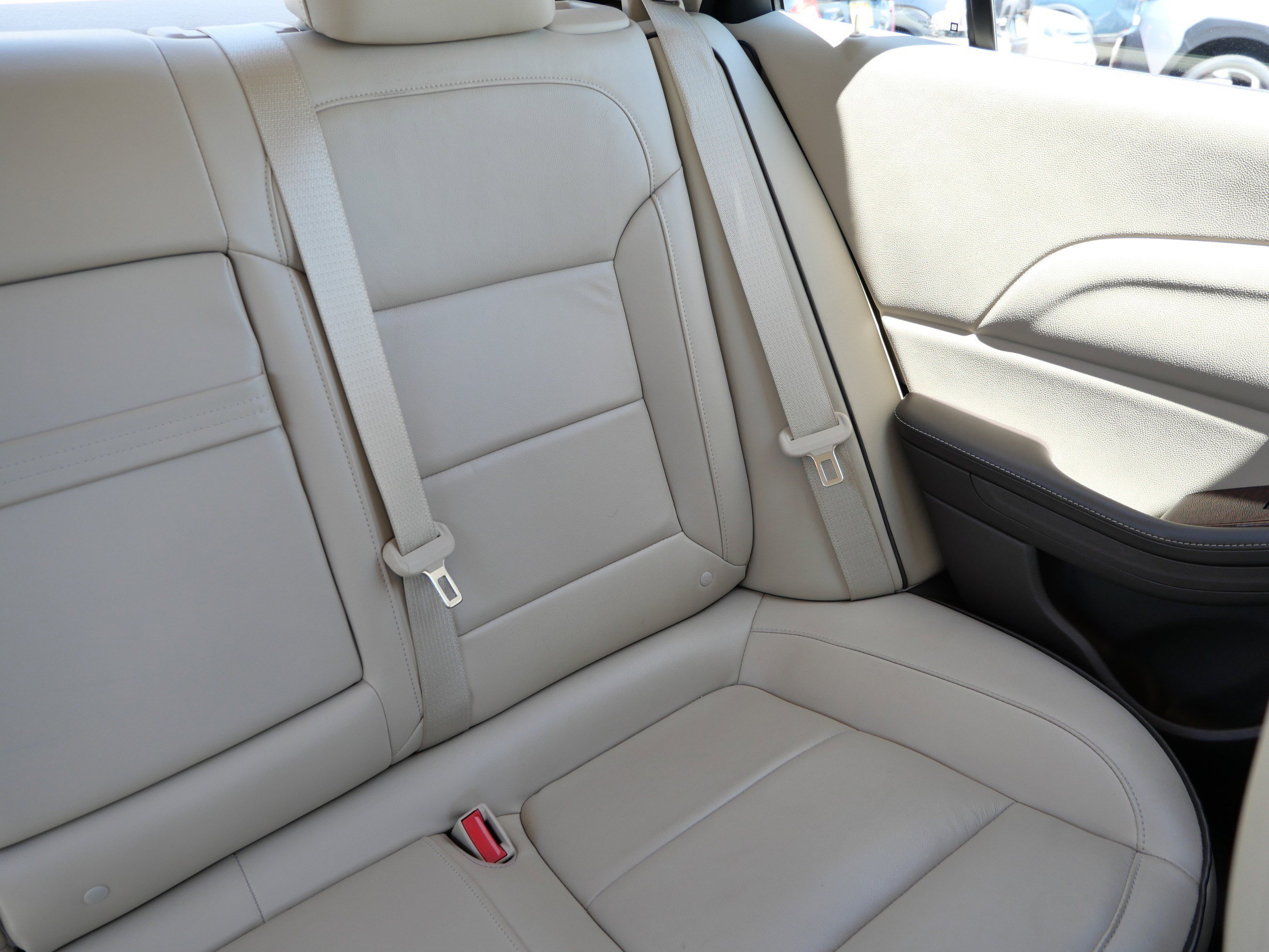 Used 2013 White Diamond Tricoat Chevrolet ECO image 14