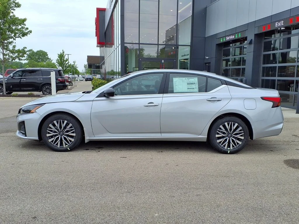New 2026 Silver Nissan 2.5 SV image 4