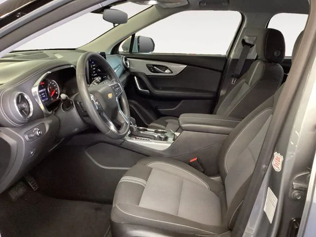 Used 2025 Sterling Gray Metallic Chevrolet LT image 9