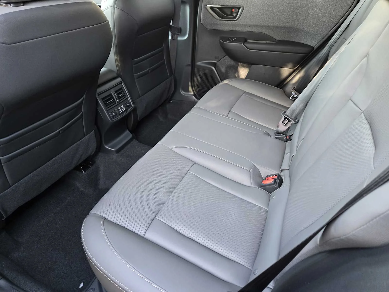 2026 Subaru Outback Limited - Photo 23