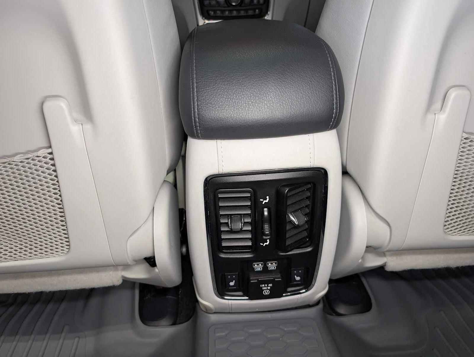 Used 2018 Granite Crystal Metallic Clearcoat Jeep Summit image 23